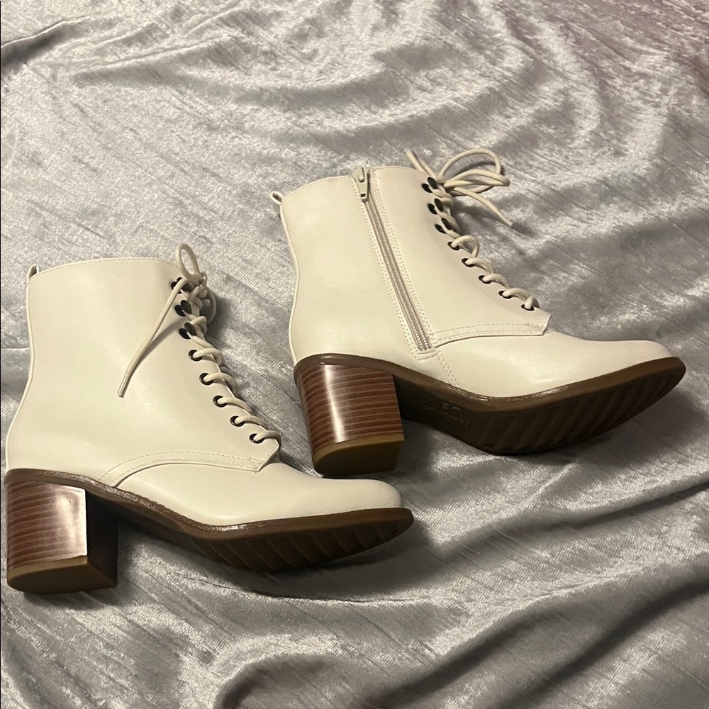 Sonoma Cream Lace Up Boots